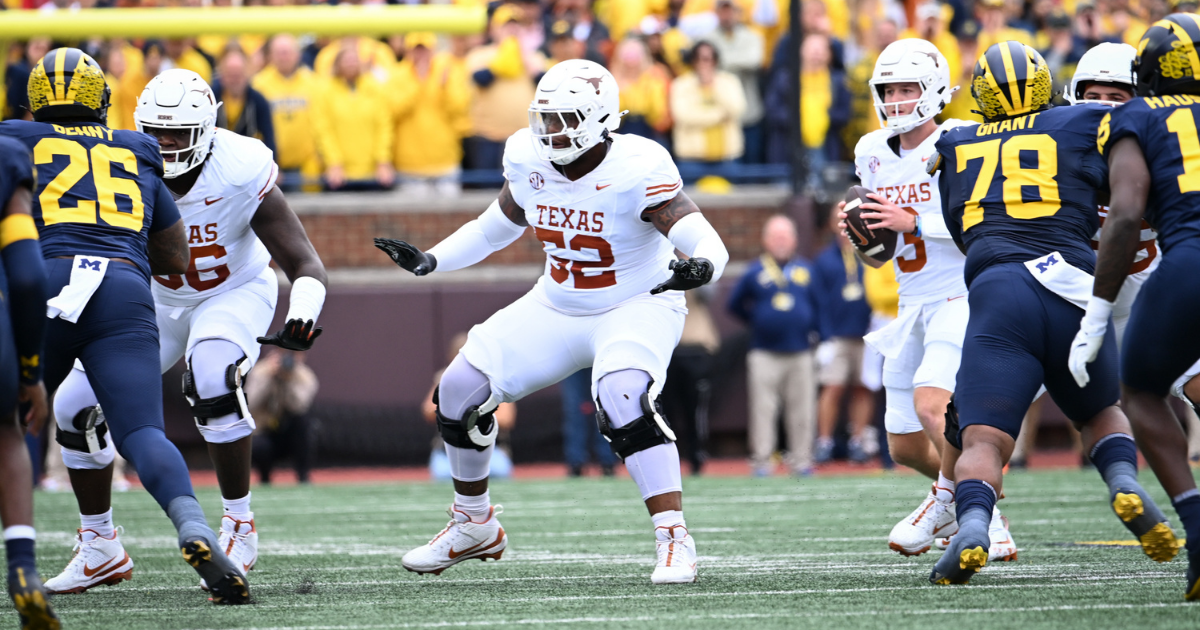 Texas looking for more "consistency and continuity" from an O-line replacing four starters