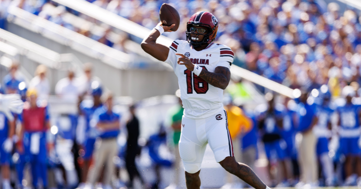 South Carolina quarterback LaNorris Sellers apparently suffered an ankle injury and had to return to the locker room early