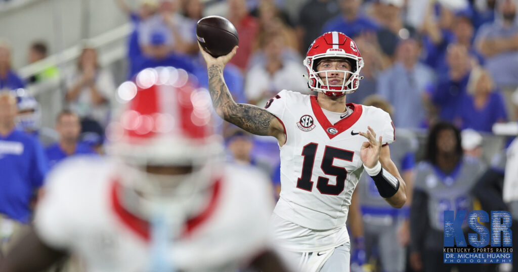 Georgia quarterback Carson Beck throws the ball vs. Kentucky - Dr. Michael Huang, Kentucky Sports Radio