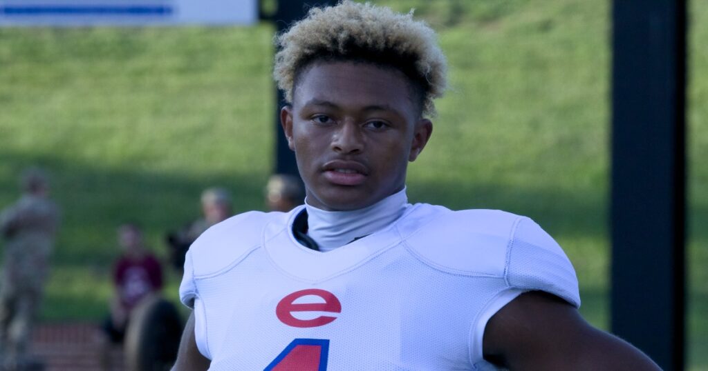 Oklahoma football quarterback offer Peyton Houston.