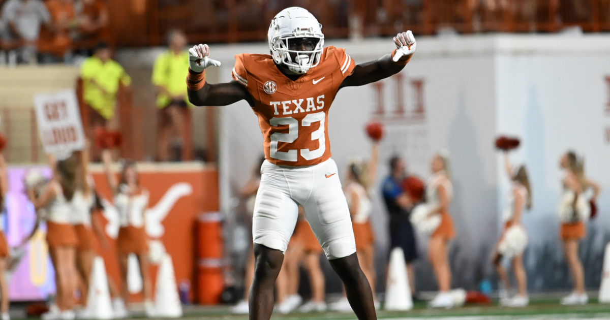 Texas updates 2025 roster with new numbers, heights and weights