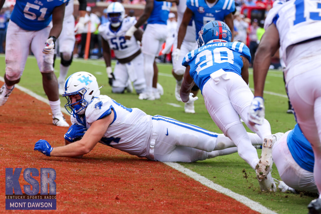 Josh Kattus falls on the ball in the end zone for a Kentucky touchdown - Mont Dawson, Kentucky Sports Radio