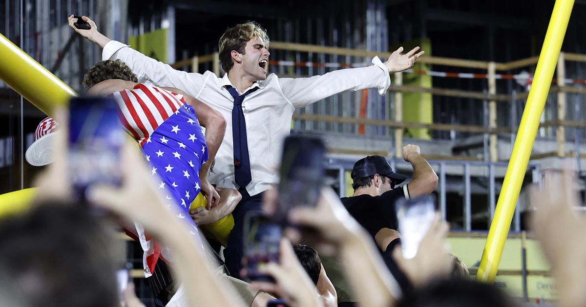 Vanderbilt goalposts arrive on Broadway amid Alabama upset celebration