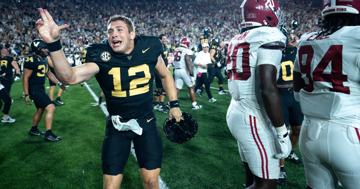 Nashville Fire department retrieves goalpost from Cumberland River