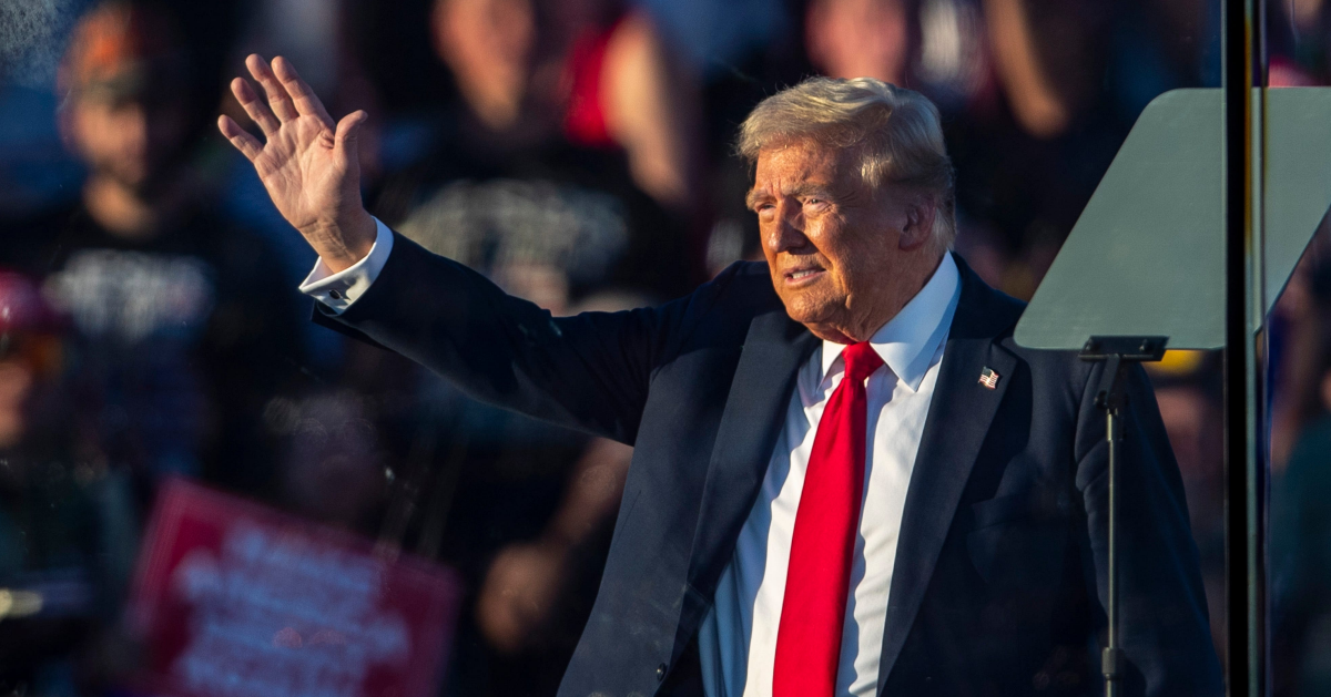 Donald Trump on Nick Saban: 'Let's bring him back'