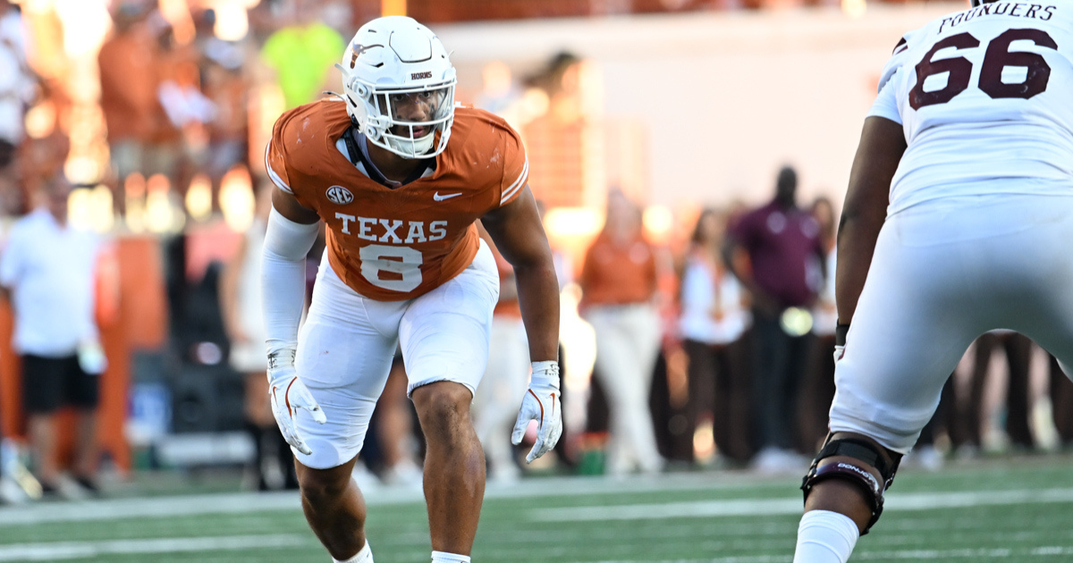 Texas' versatility at linebacker allows Pete Kwiatkowski to create a murky picture for opposing offenses