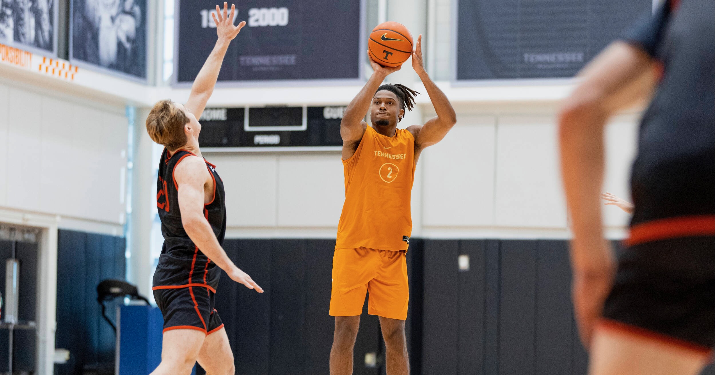 Rick Barnes breaks down Chaz Lanier’s play in Tennessee’s scrimmage vs. Davidson