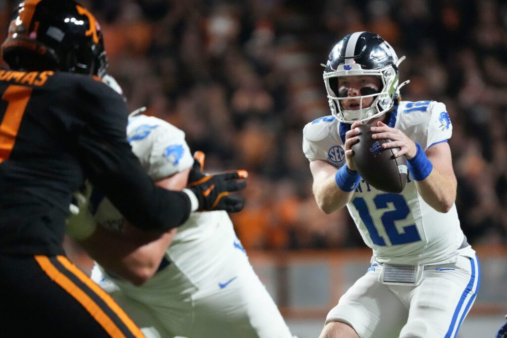 Brock Vandagriff left the game in the third quarter with Kentucky trying to pull off the upset at Tennessee.