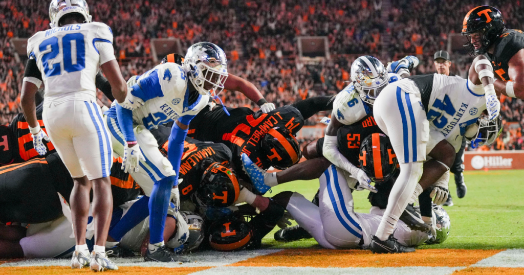 The Tennessee offensive line pushes Tennessee running back Dylan Sampson (6) into the end zone for a touchdown during a NCAA football game between Tennessee and Kentucky in Neyland Stadium on Saturday, Nov. 2, 2024. © Angelina Alcantar/News Sentinel / USA TODAY NETWORK via Imagn Images