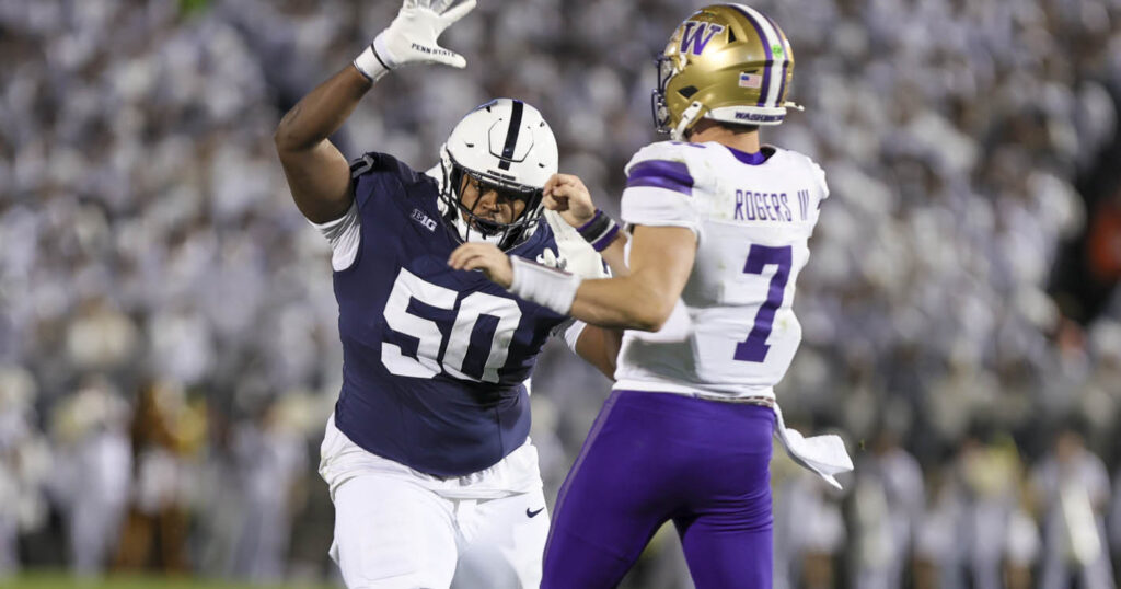 Defensive tackle Alonzo Ford