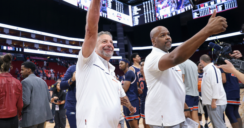 Bruce Pearl (Photo by USA Today)