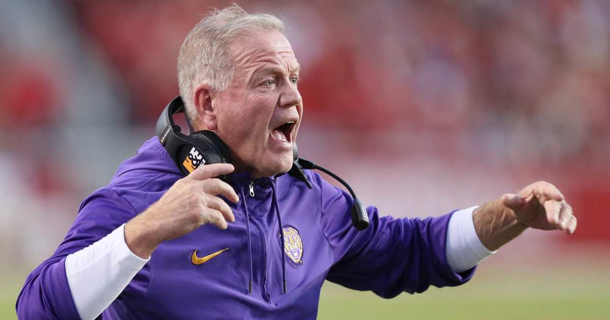 Brian Kelly rips Chris Hilton on sideline, appears to call him ...