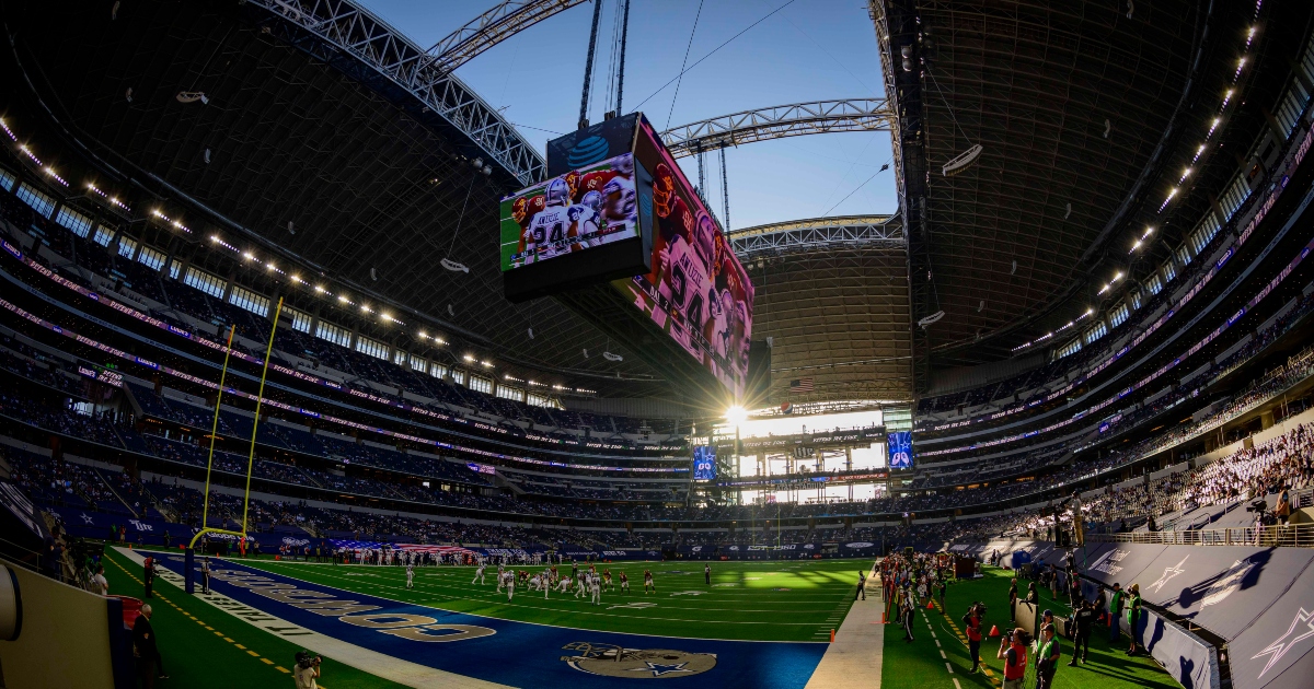 Dallas Cowboys forced to close AT&T Stadium roof after sheet metal