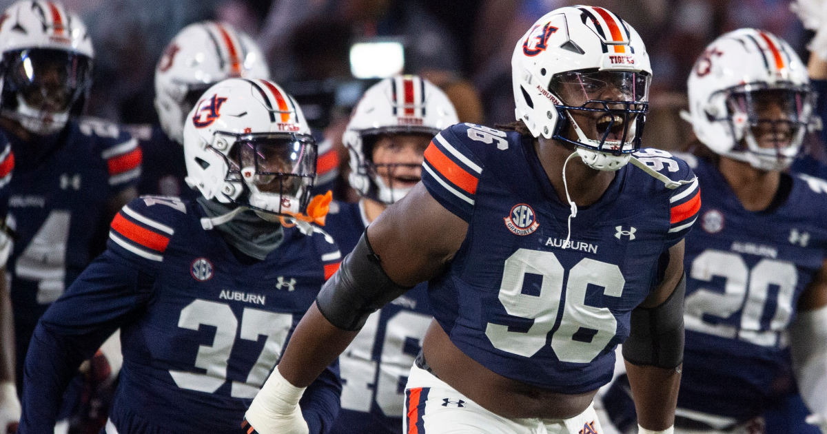 WATCH: Auburn storms field after upsetting Texas A&M, causes College Football Playoff race turmoil