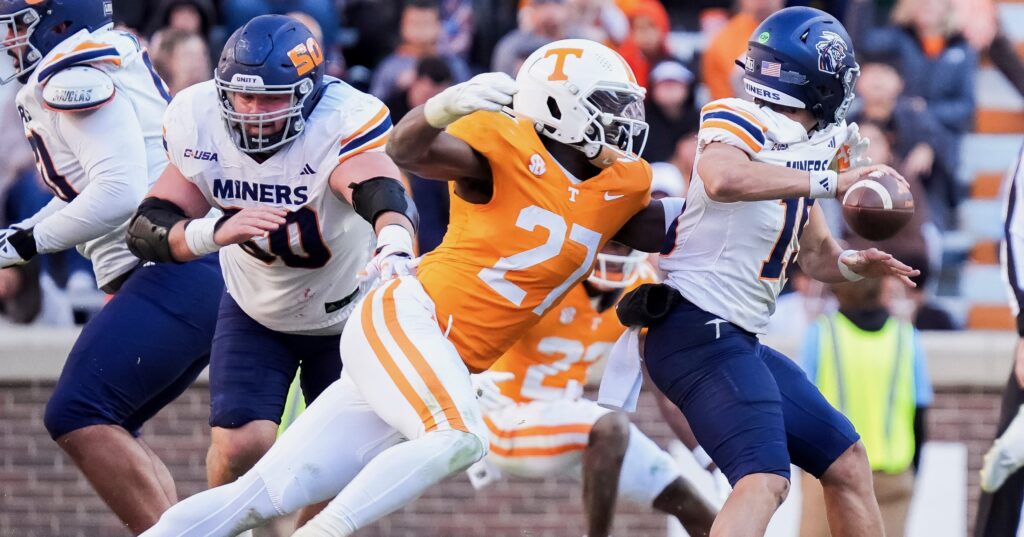 James Pearce, Tennessee Football | Brianna Paciorka/News Sentinel / USA TODAY NETWORK via Imagn Images