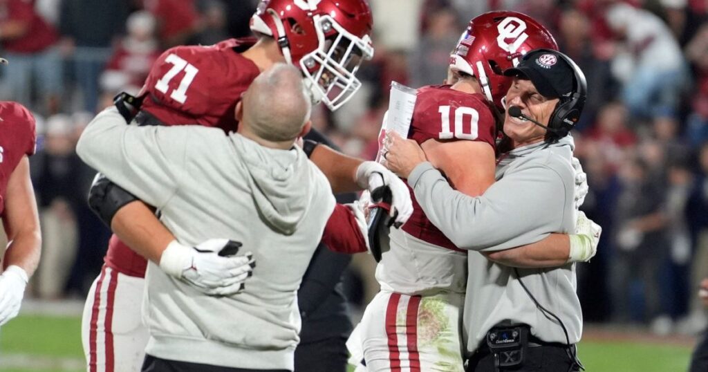 OU head coach Brent Venables.