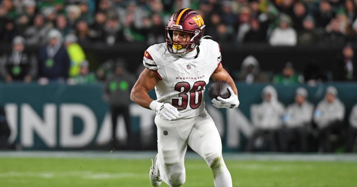 Austin Ekeler injury update: Commanders receive grim news on RB after being carter to locker room