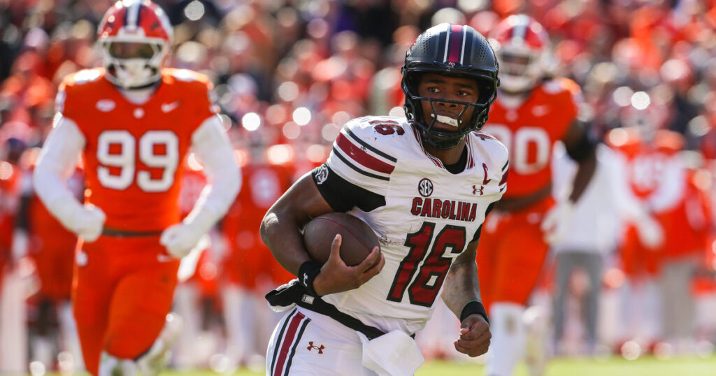 South Carolina QB Lanorris Sellers (zdjęcie Katie Dugan)