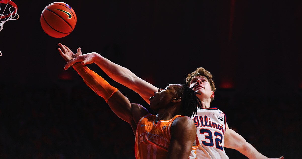 Tennessee’s Jordan Gainey beats buzzer and Illinois 66-64