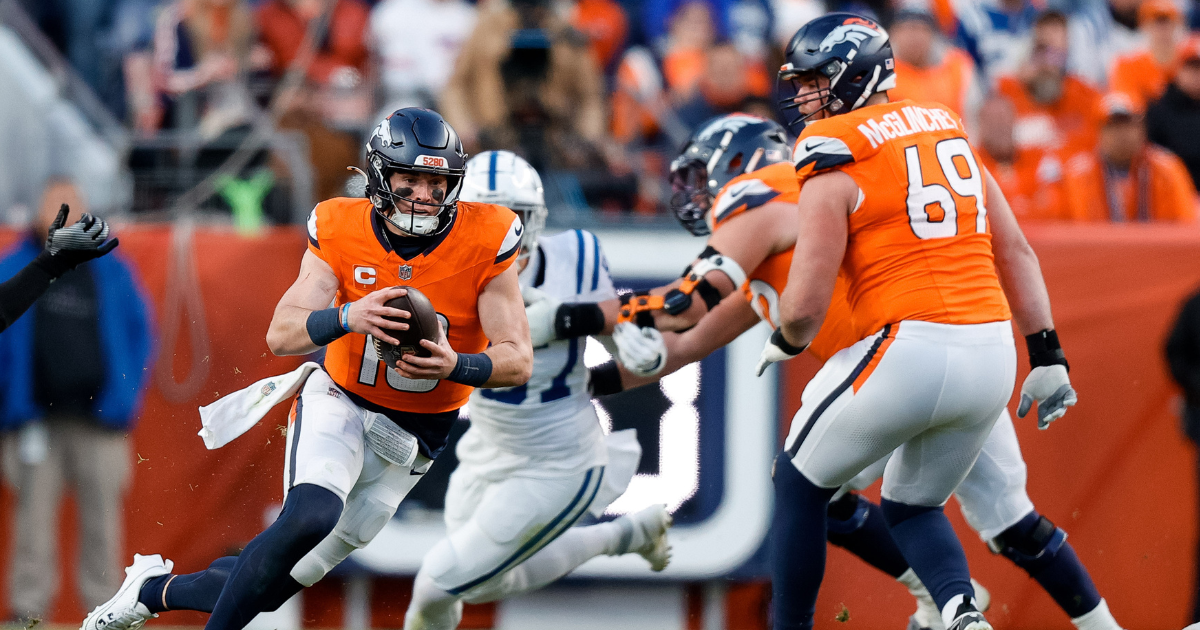 Notre Dame in the NFL Mike McGlinchey plays banner game