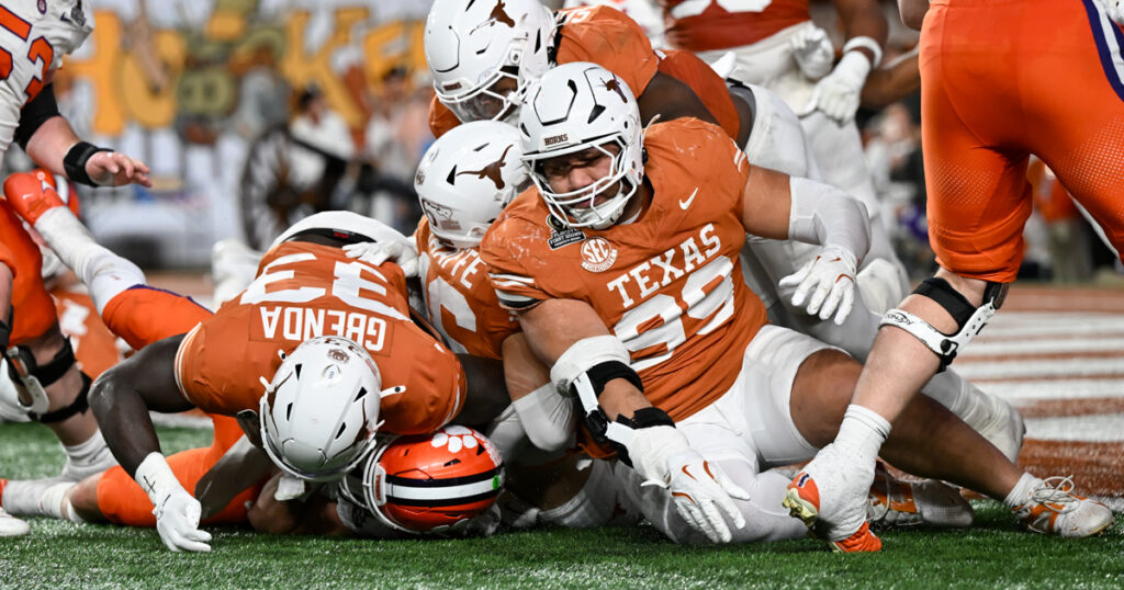 Texas defense fourth-down stop