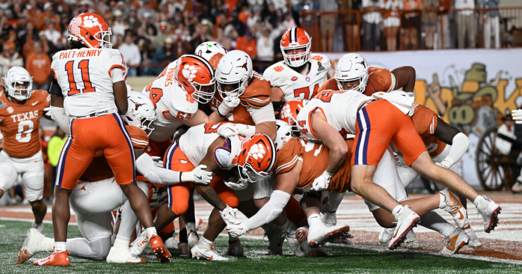 Texas defense fourth-down stop