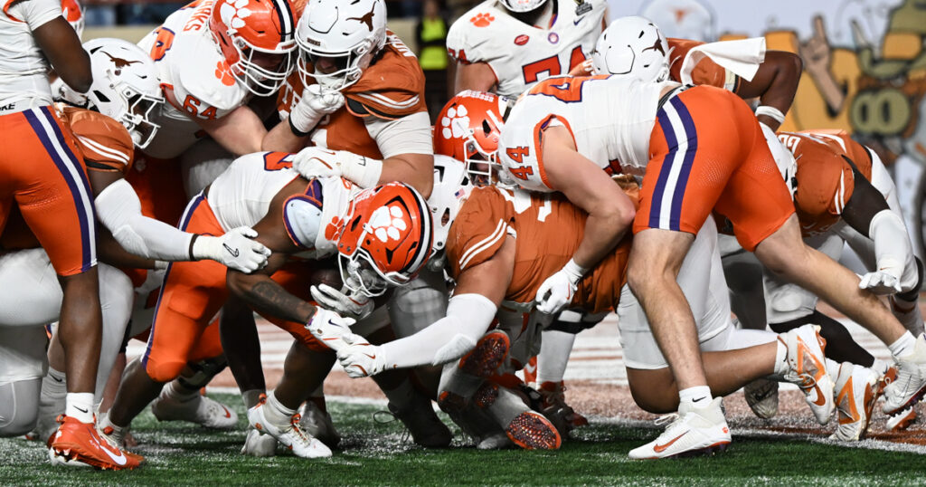 Texas defense fourth-down stop