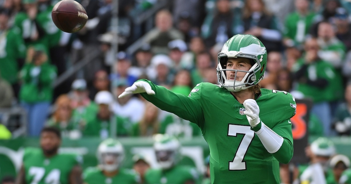 Philadelphia Eagles QB Kenny Pickett injured against Dallas Cowboys On3