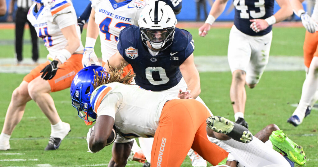 Penn State linebacker Dominic DeLuca