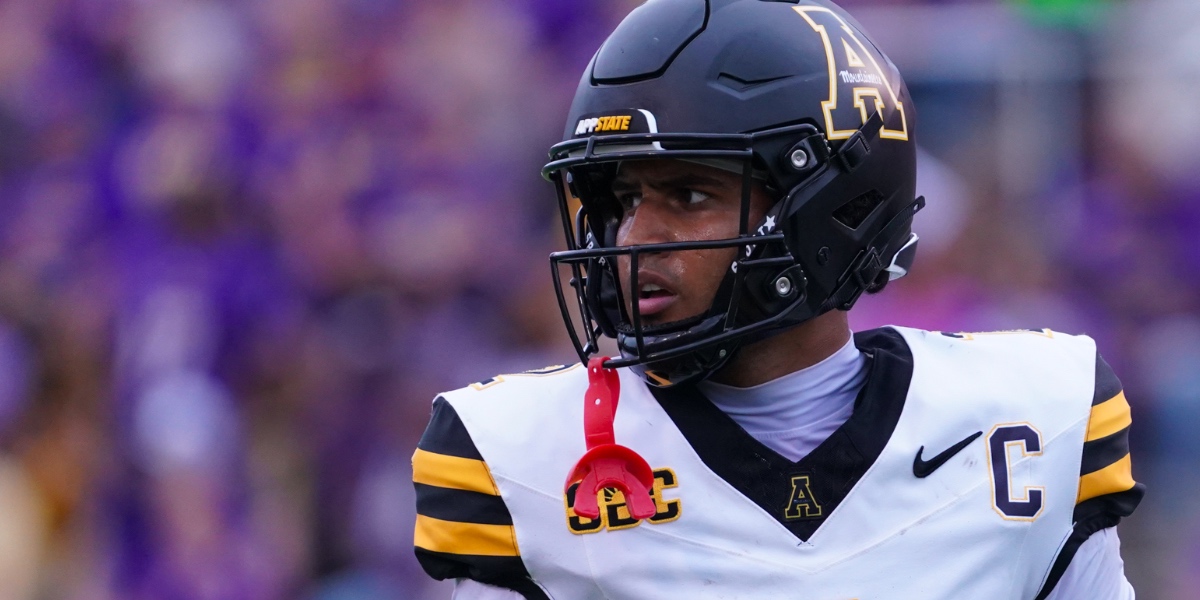 UCLA wide receiver Kaedin Robinson files lawsuit against NCAA