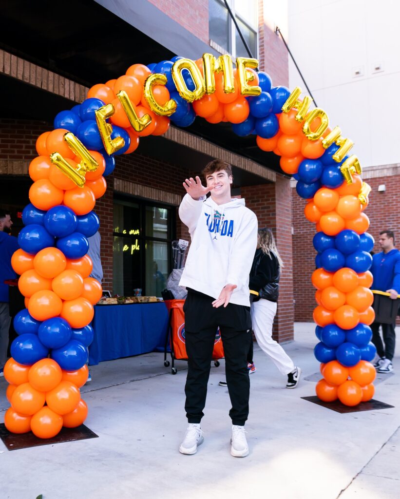 Florida TE signee Cameron Kossmann. (@GatorsFB Photo)