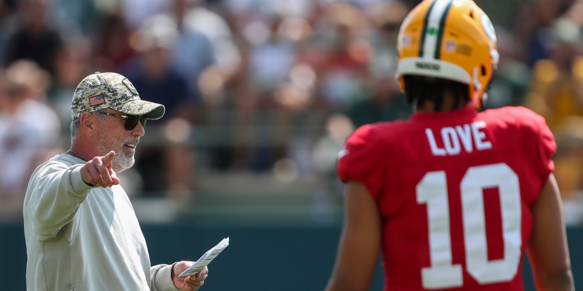 Green Bay Packers QB coach Tom Clements retiring