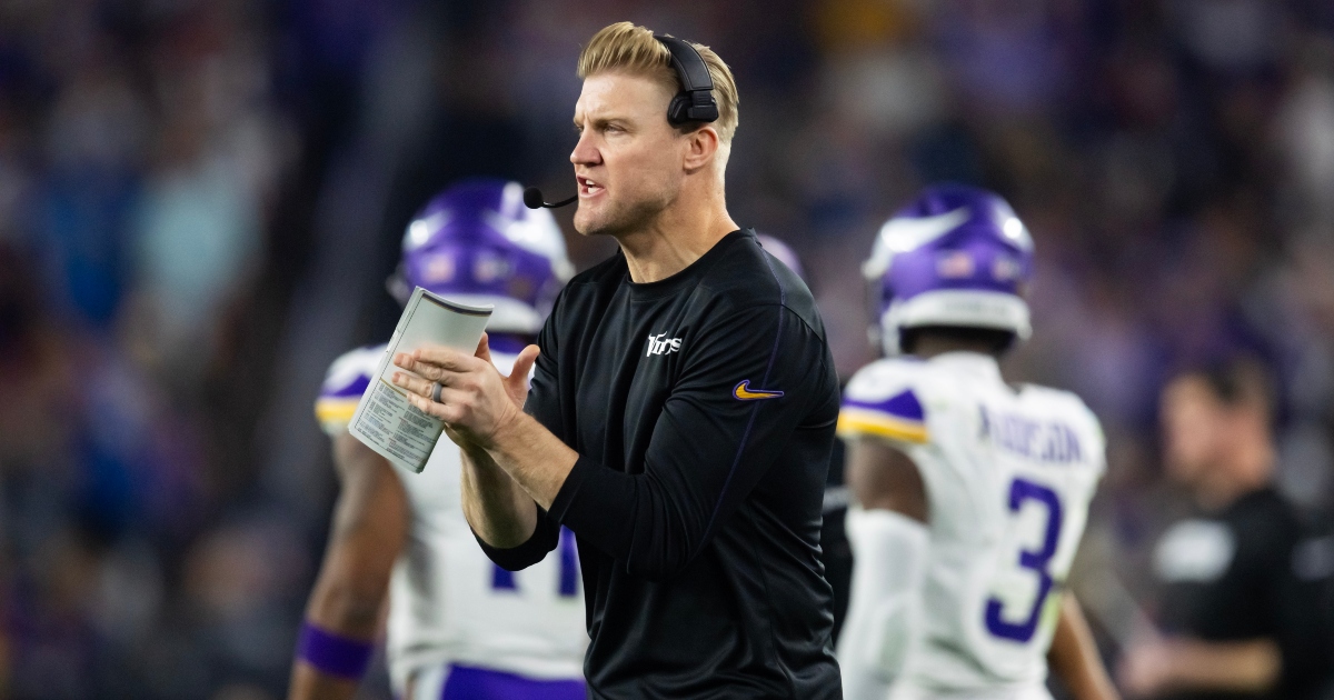 Report: New York Jets to interview Vikings QB coach Josh McCown for coaching job