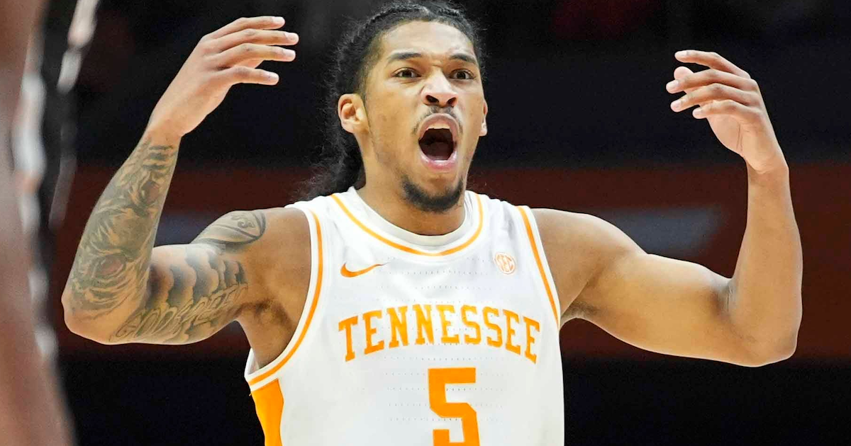 Tennessee PG Zakai Zeigler misses Thursday practice due to knee injury