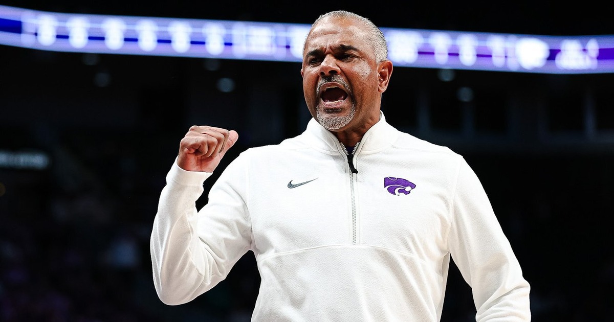 Kansas State overcomes Iowa State student section troll in dominant upset over No. 3