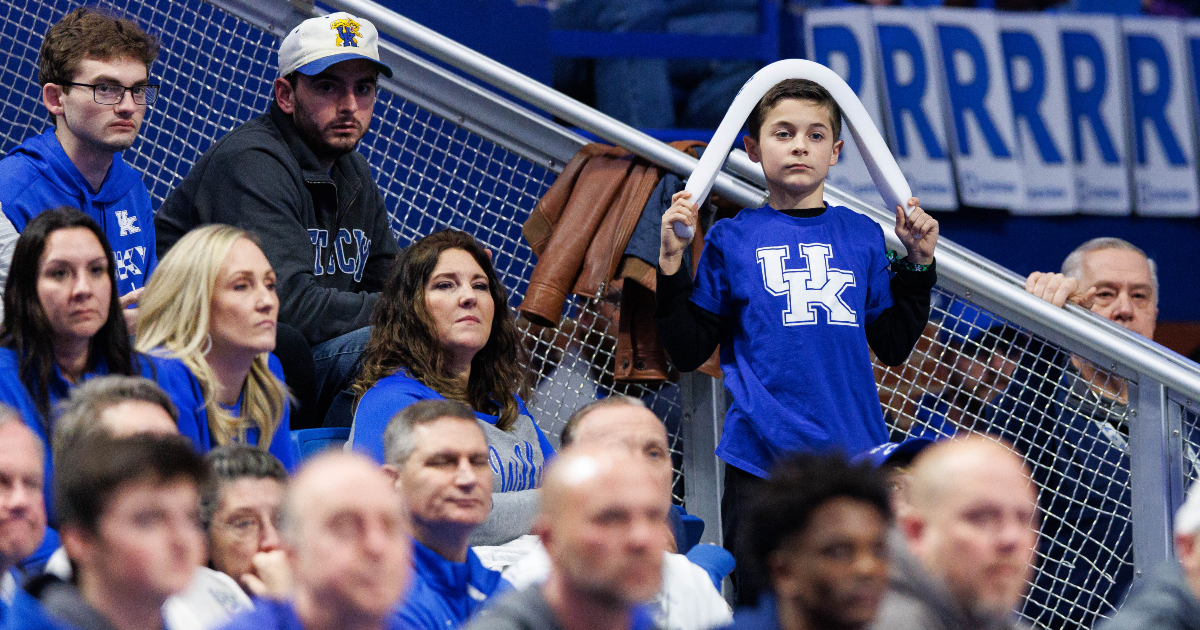 Kentucky fans leave Rupp Arena early as John Calipari nears revenge game win