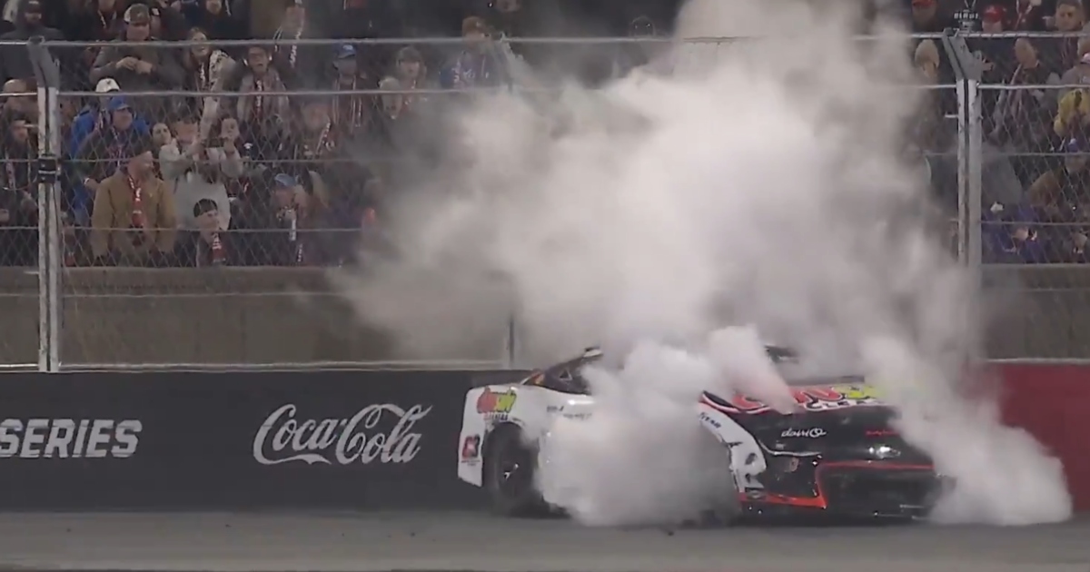 Red flag falls as hometown hero Burt Myers hits wall hard during Clash last chance qualifier