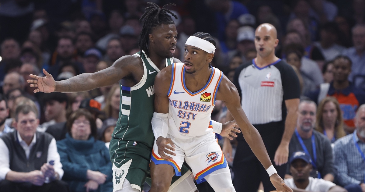 Shai Gilgeous-Alexander crosses Chris Livingston, makes him fall in Thunder vs. Bucks