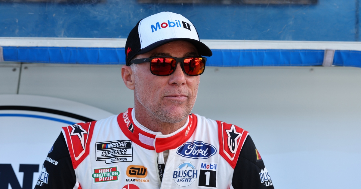 Kevin Harvick spotlights common thread for NASCAR pit stop issues at Las Vegas