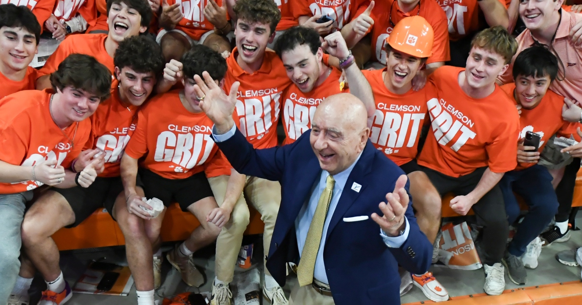 College Basketball Weekly: Dickie V’s return, Rick Pitino’s reign & the debate at No. 1