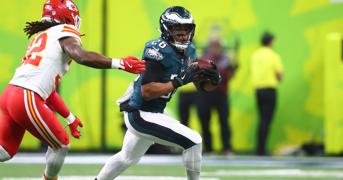 Super Bowl LIX: Eagles star Saquon Barkley breaks NFL single-season rushing record vs. Chiefs