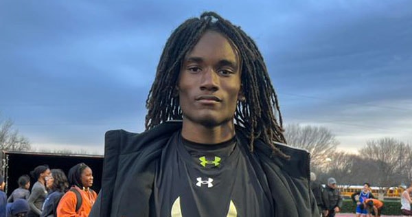 Miami Hurricanes Make Strong Case for 4-Star WR Zion Robinson: ‘It Was a Great Visit’