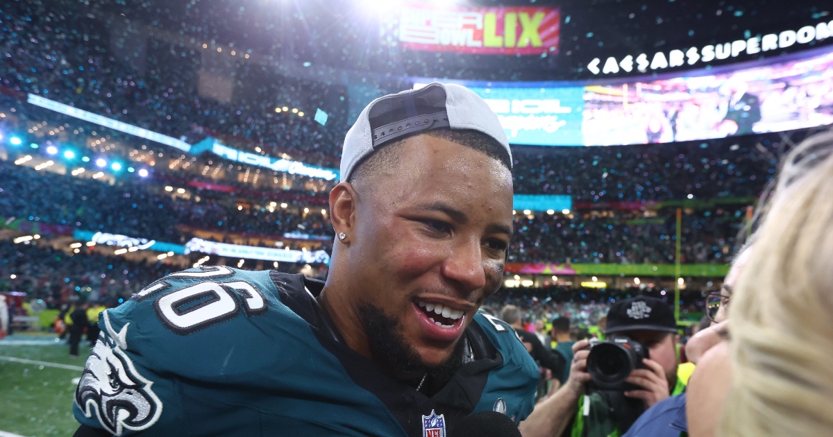 Saquon Barkley gifted 1 of 1 custom chain after Eagles Super Bowl victory