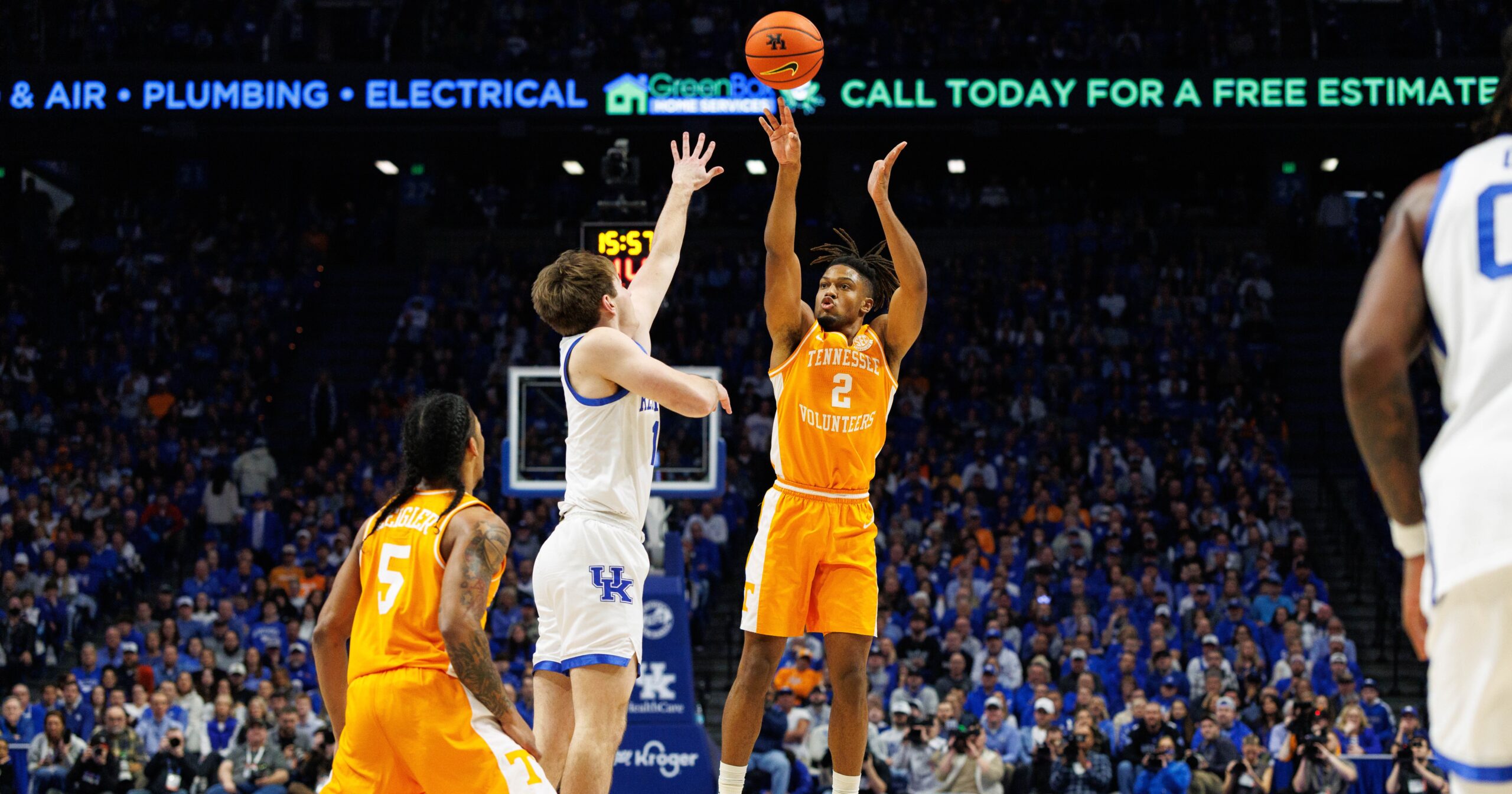 Sweet 16 set: Tennessee to face Kentucky for first time in NCAA Tournament