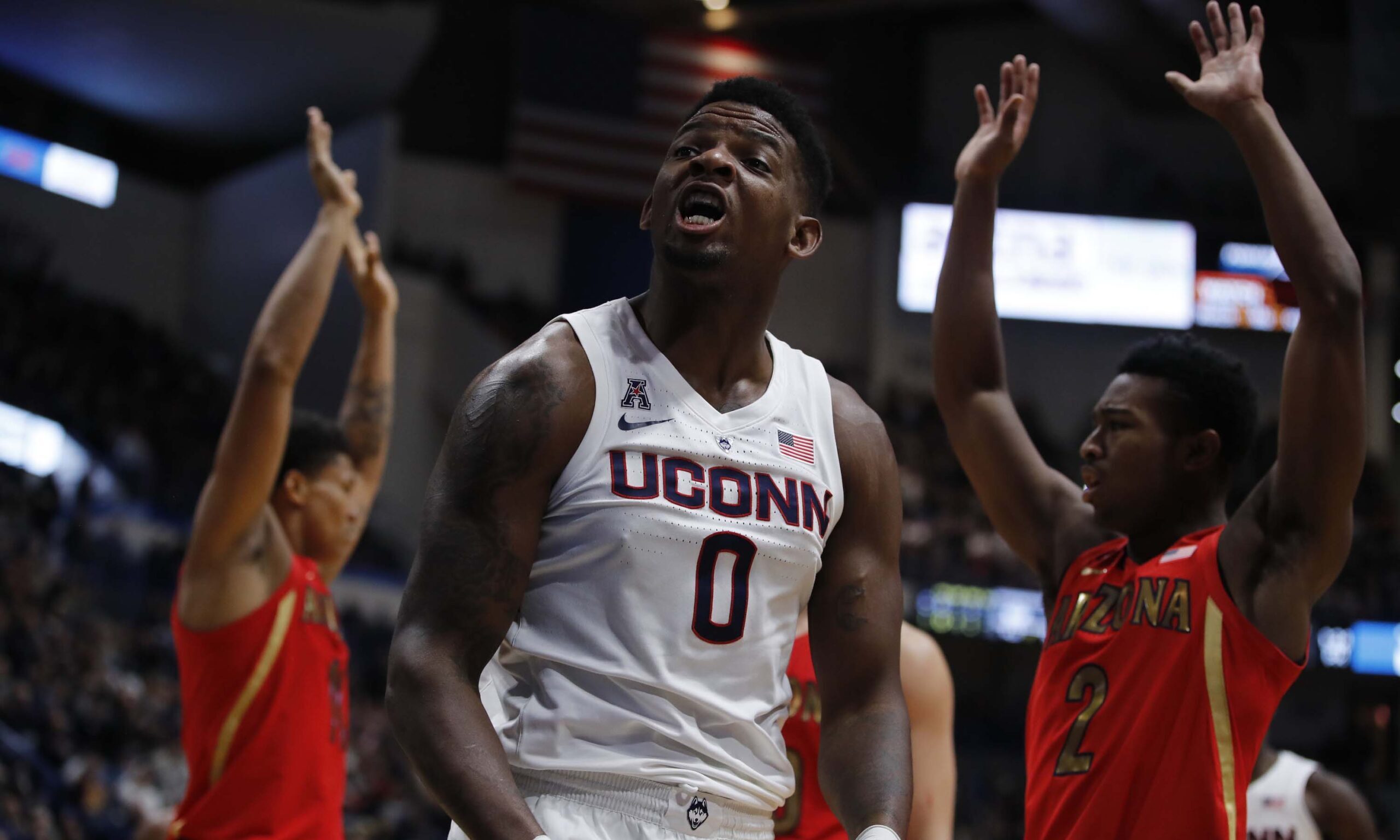 Report: Former UConn, South Carolina player Eric Cobb charged with murder of his mother