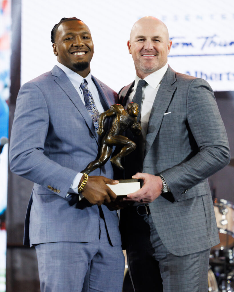 JJ Weaver accepts the Jason Witten Collegiate Man of the Year Award - Photo by Elliott Hess, UK Athletics