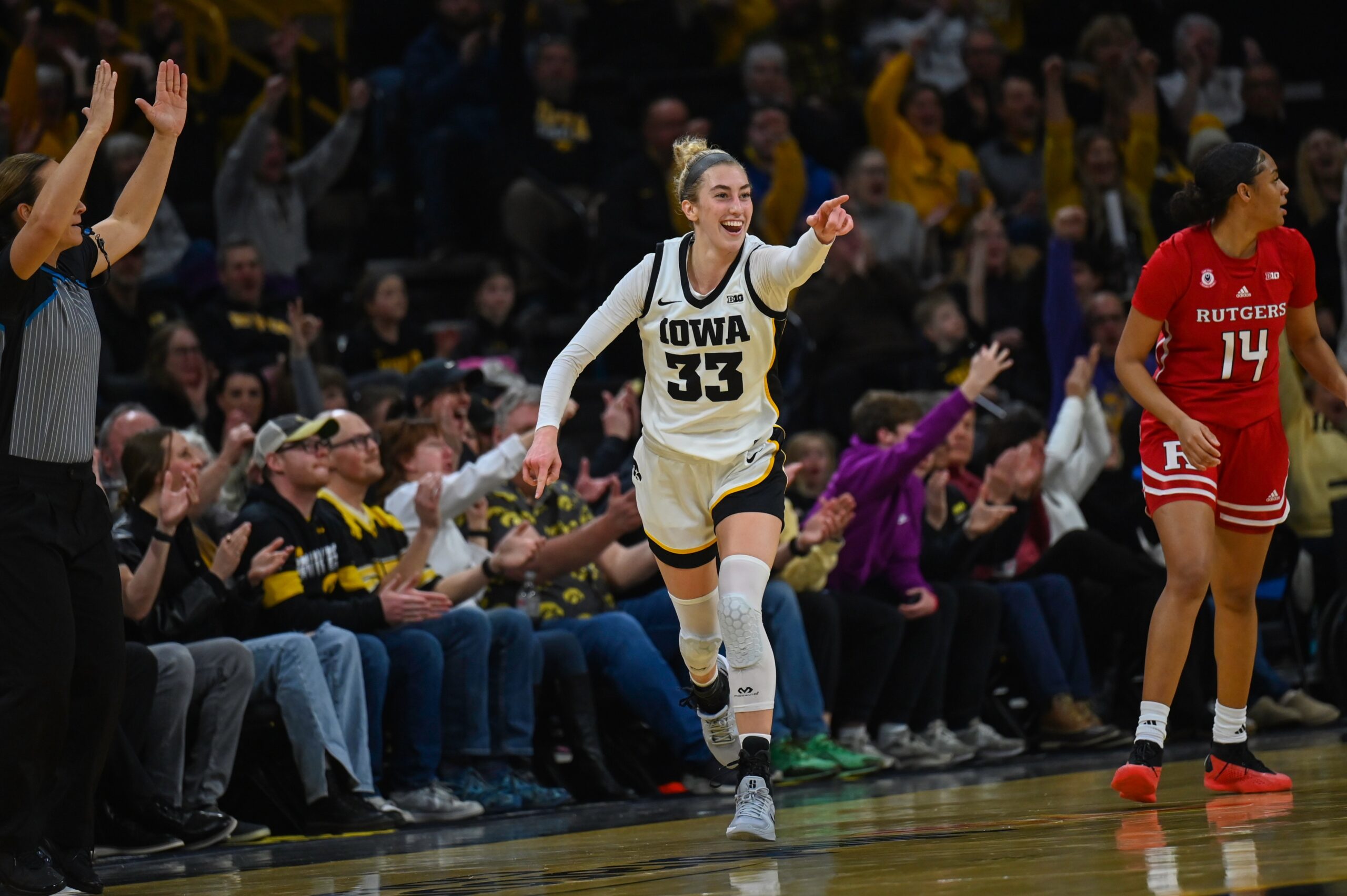 Hawkeyes slide past Rutgers, extend winning streak to six games