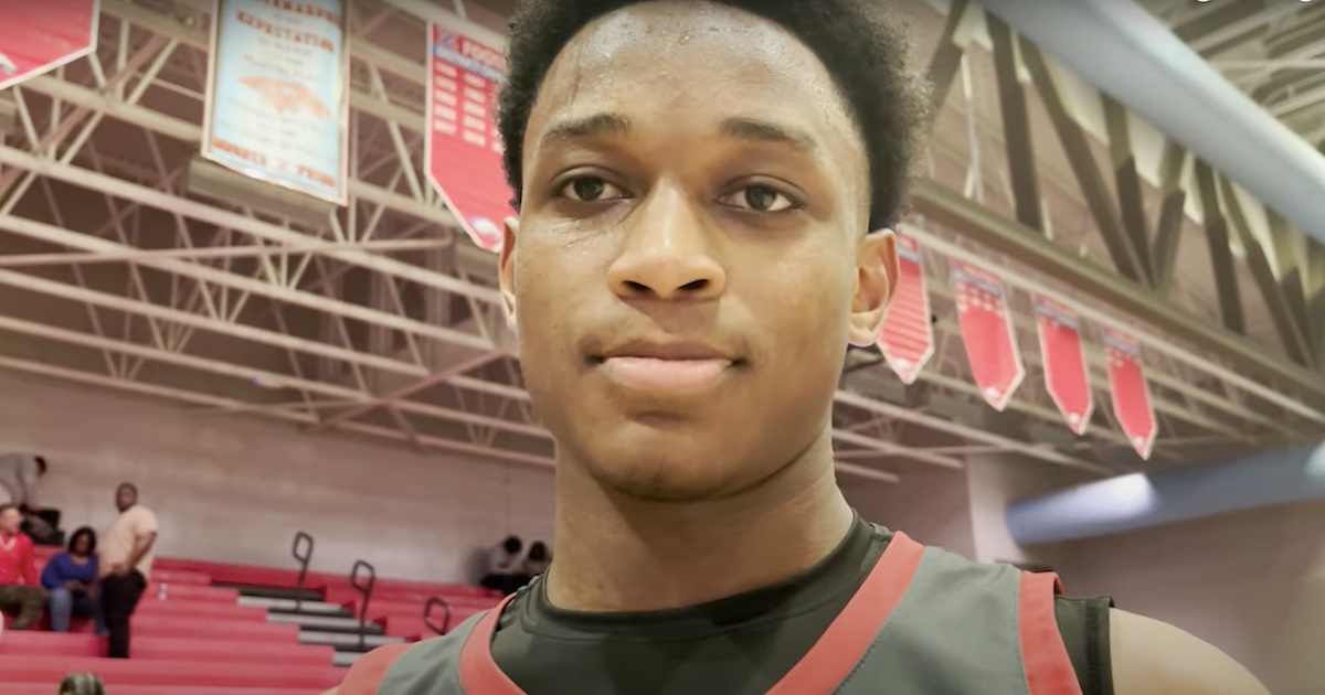 2027 LSU target Ahmad Hudson throws down between-the-legs dunk as Ruston heads to playoffs