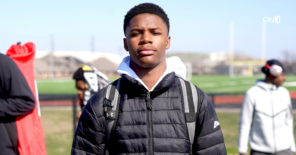 Blue Chips: Michigan sees No. 1 QB, top WR target reschedules OV