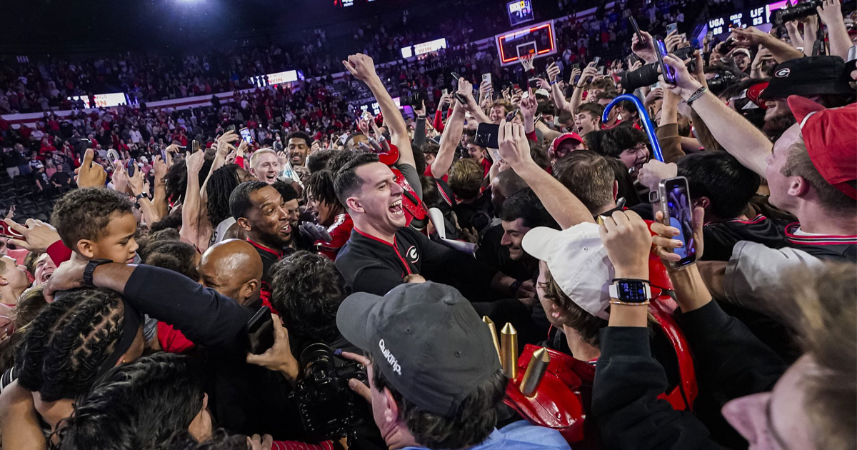 WATCH: Kirby Smart helps Georgia avoid hefty SEC fine for court-storming after win over No. 3 Florida